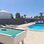 וילה Carla *